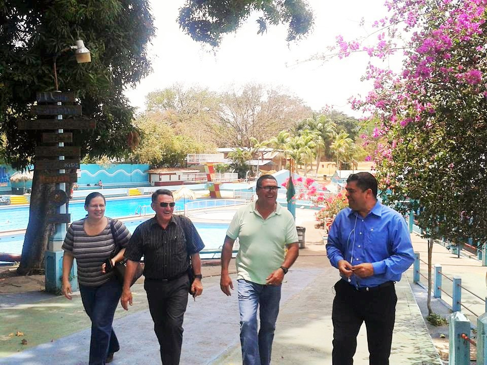 Reciente visita que realizó el Diputado de la provincia de Heredia José Ramírez Aguilar al balneario, lo acompañan Manuel González, Francisco Villegas y Maria Zamora. 