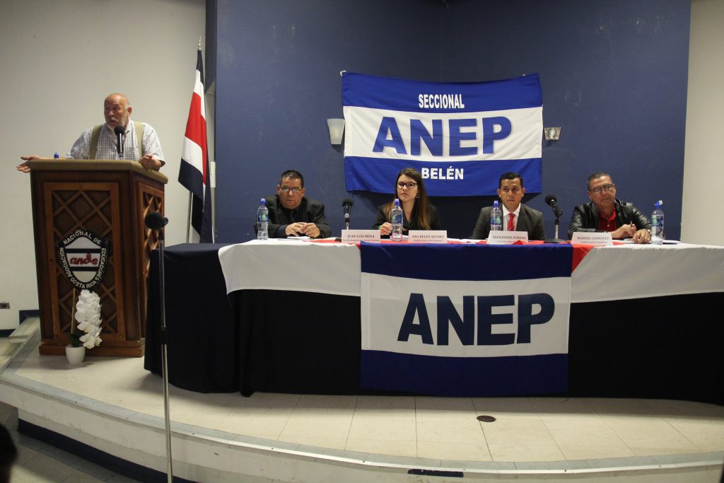 Ana Belén, Juan Luis, Manuel y Alexander participaron del debate organizado por ANEP seccional Belén.