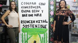 Yendry y María Lina Delgado Aguilar son las propietarias de Esencia Vital Sostenible