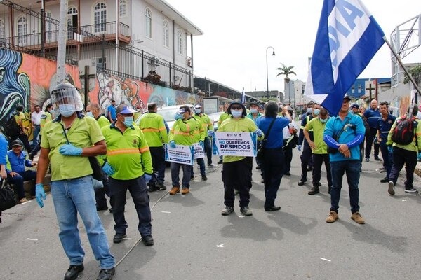 Una manifestación que unión al sindicato ANEP y a los Alcaldes, respaldó la aprobación de la ley. Horacio Alvarado fue parte de los alcaldes que participaron en la manifestación junto al dirigente sindical Albino Vargas.