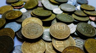 Un impuesto a los grandes capitales ha sido una alternativa propuesta para paliar la crisis fiscal que enfrenta el país.