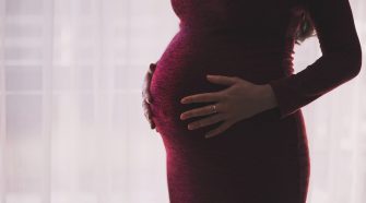 Con el programa se espera aumentar la cobertura de 200 madres adolescentes.