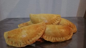 Las empanadas son de los platillos más consumidos en Semana Santa. Foto de Keyna Mora Hernández.