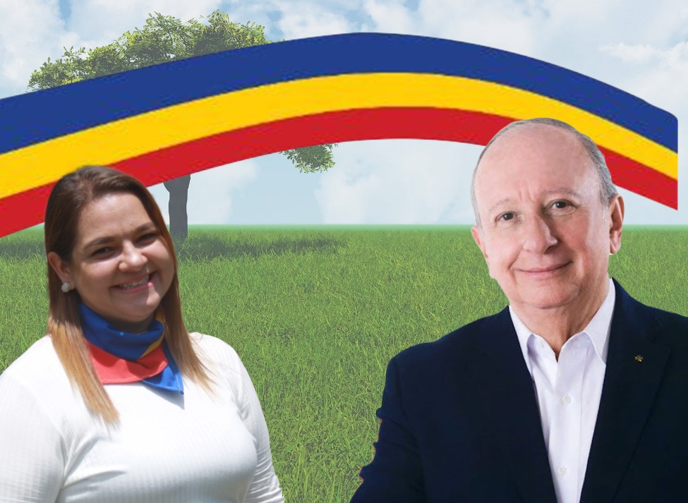 Dr. Rodolfo Hernández: Candidato a la presidencia, por el Partido Republicano, junto a Jaqueline González, candidata a Diputada.