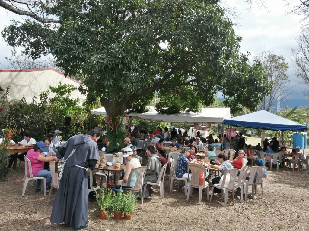 Feria ecológica donde los franciscanos.