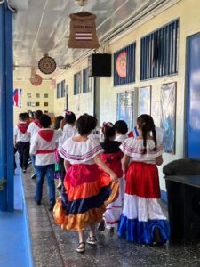 Escuelas del cantón celebraron la festividad a lo interno.