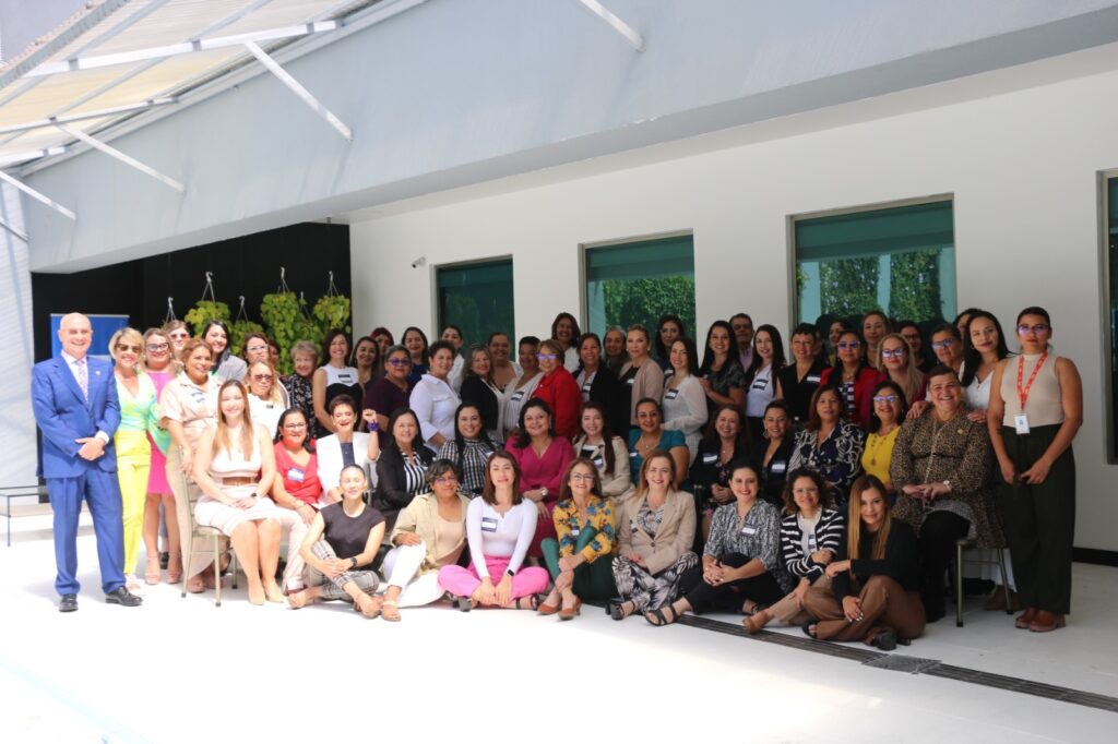 El encuentro contó con la participación de 150 mujeres recientemente electas. Foto cortesía de INAMU.