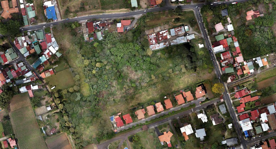 Vista aérea del terreno donde se construirá el desarrollo inmobiliario Casa Max.