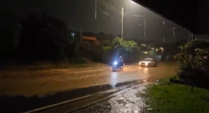 Con las lluvias se intensificaron los problemas debido a que el proyecto inmobiliarios inició sin las obras previas establecidas, han denunciado regidurías y vecinos de la comunidad de Fátima. Foto cortesía.