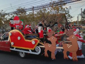 Carroza navideña del ADE para el Manejo de Parques del Residencial Belén. Foto de Luis Eduardo Sánchez Quesada.