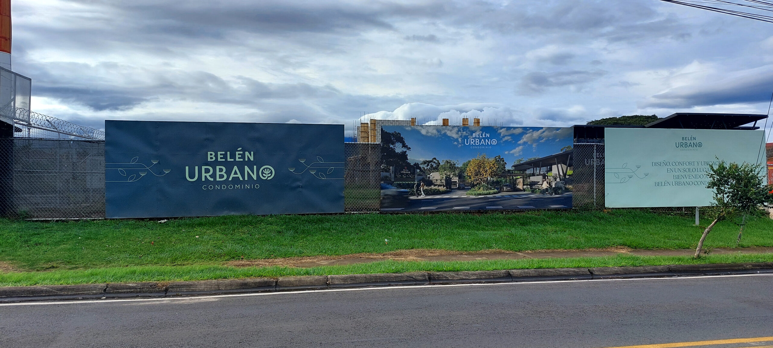 El sitio donde se pretende construir el Condominio Belén Urbano se encuentra en La Ribera, sobre la calle conocida como El Arbolito. Foto: Francisco Rodríguez Oviedo.