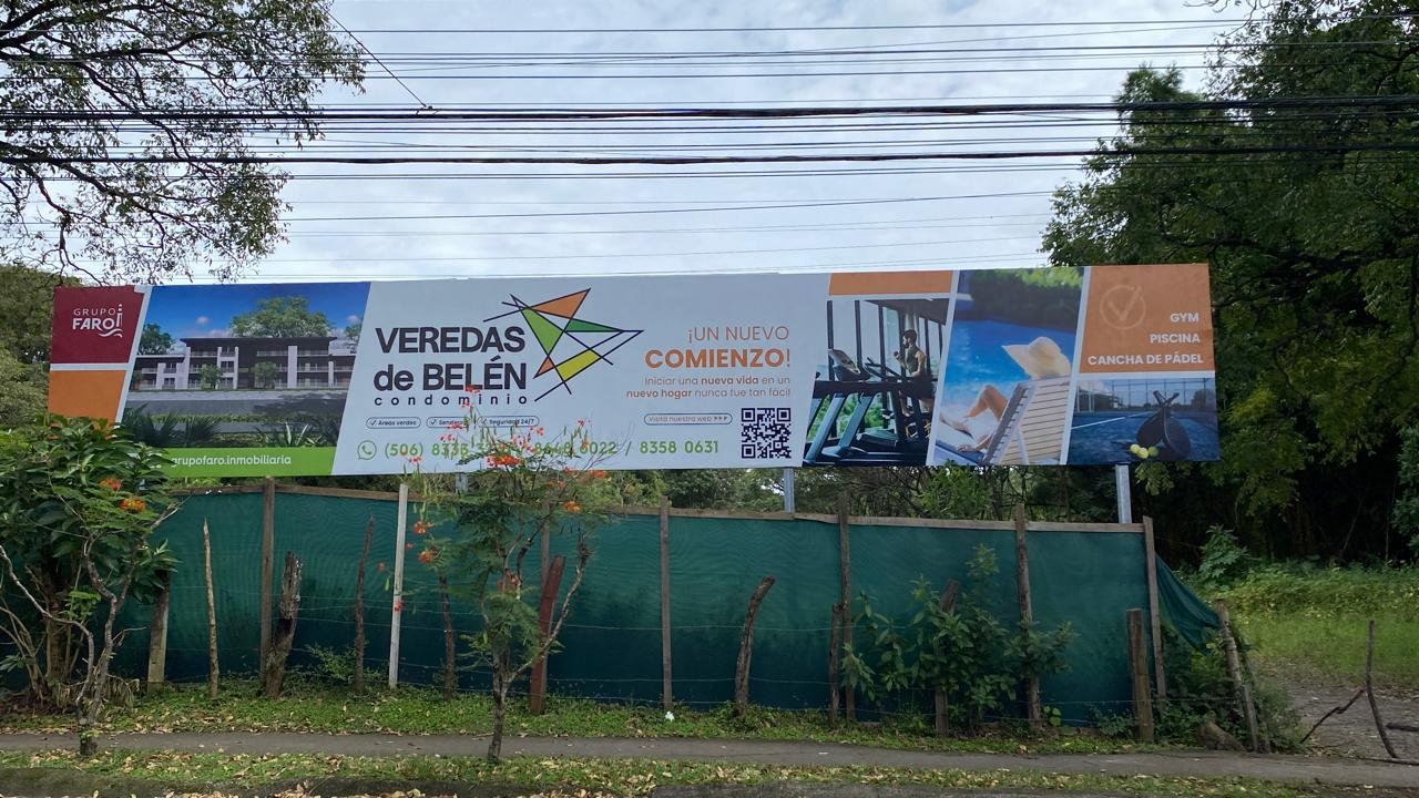 El área donde se construiría el Condominio Veredas de Belén se encuentra en el valle inundación del río Quebrada Seca según mapas oficiales y el estudio de gestión del riesgo del cantón. El Tribunal Contencioso Administrativo desestimó un impugnación del acuerdo del Concejo Municipal que otorgó el permiso de construcción al proyecto. . Foto: Francisco Rodríguez Oviedo.