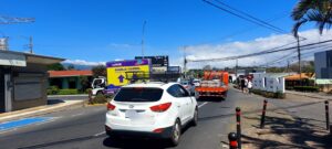 Paso de vehiculos durante el evento de Pic Nic. Foto: Roberto Rodríguez Sánchez.