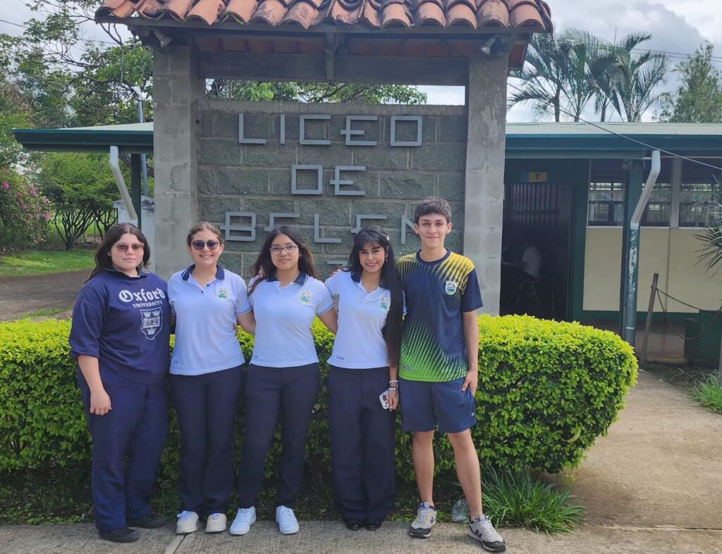 Estudiantes clasificados a la Olimpiada de Biología. Foto: Carlos Soto.