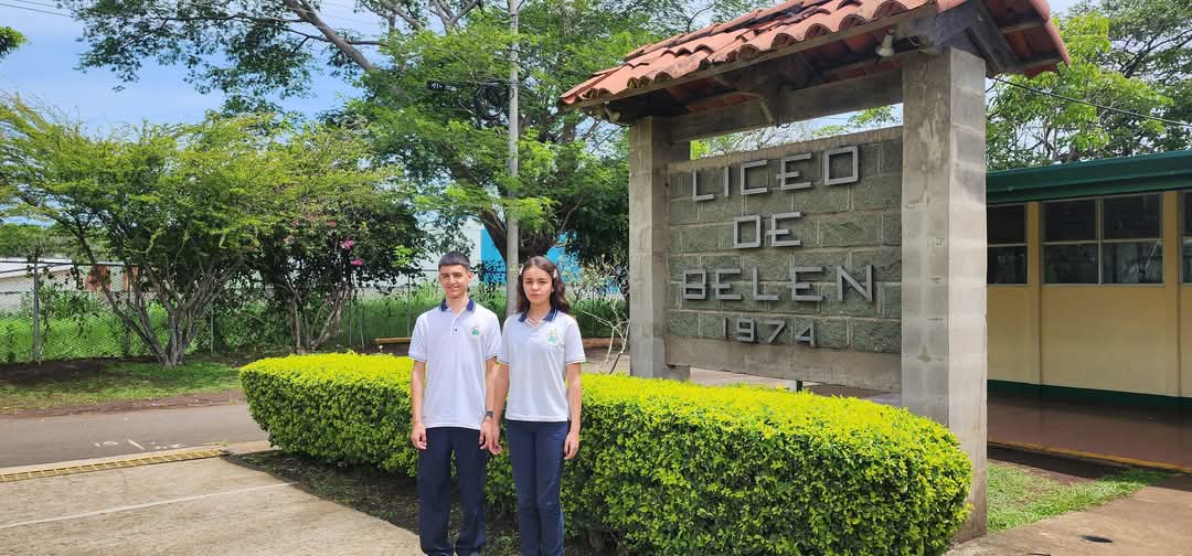 Estudiantes clasificados a la Olimpiada de Astronomía y Astronaútica. Foto: Carlos Soto.