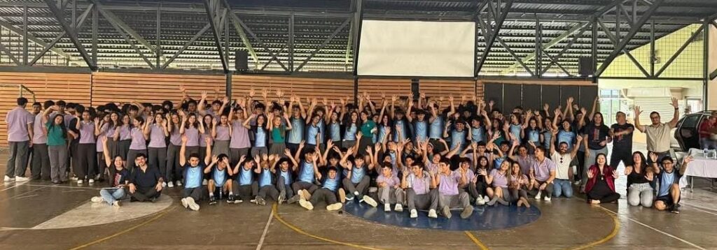 Sesión realizada sobre comunicación asertiva, trabajo en equipo y manejo de emociones realizada por el Ministerio de Cultura y Juventud como parte del proyecto Level Up. Foto: Ministerio de Cultuara y Juventud.