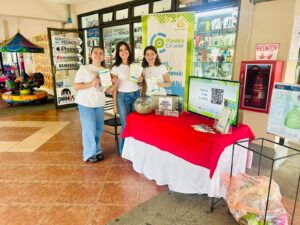 La iniciativa realizó una jornada en el Centro Comercial de La Ribera para que los comercios se incorporen. Foto: PEDREGAL.