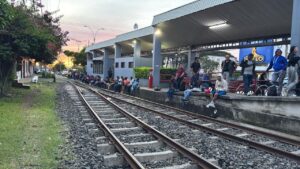Para algunos diputaciones, el proyecto pretende quitar el pago de horas extras, mientras que otras aducen que se realiza por la competitividad del país. Foto: Bernal Martínez Sánchez.