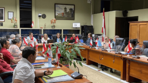 Visita de la comunidad de San Vicente al Concejo Municipal.