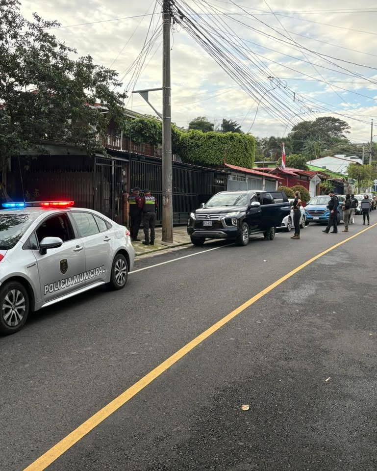 La acción se dio en la casa de habitación donde anteriormente se realizó otro allanamiento como parte de una investigación por presunta venta de estupefacientes, informaron vecinos. Foto: Municipalidad de Belén.