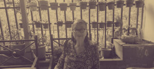 Elizabeth Rojas Murillo tiene 95 años. Para 1948 tenía 17 años, 2 hijos pequeños y su esposo Guillermo Villalobos era trabajador del ferrocarril.