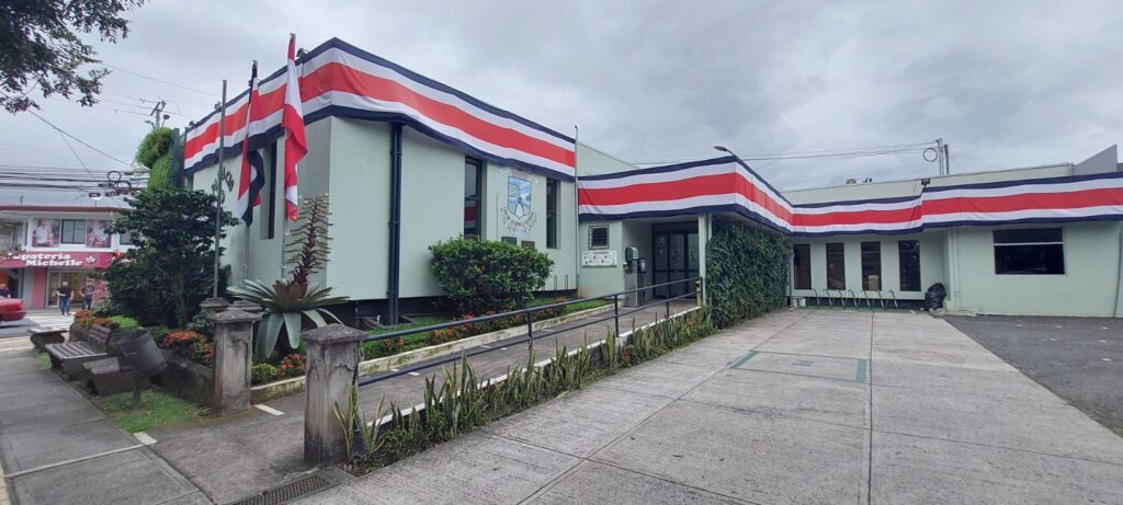 Concejo Municipal aprobó por unanimidad remitir a la secretaría para que brinde la certificación correspondiente. Foto: Roberto Rodríguez Sánchez.