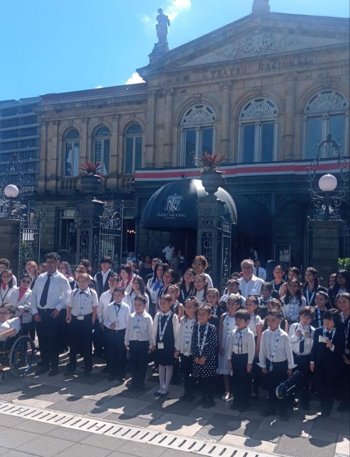 Orquesta Sinfónica de Belén presentándose en el Teatro Nacional. Foto: Manuel Arce
