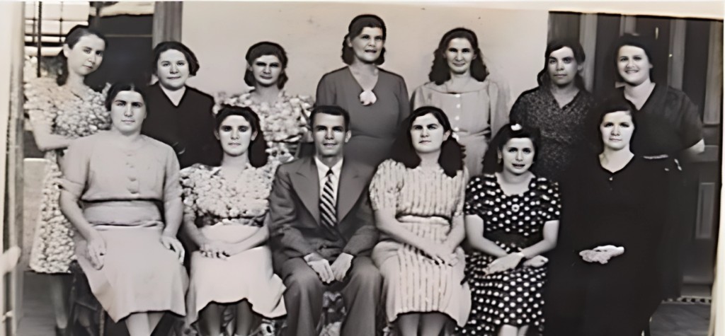 Director Porfirio Alvarado y personal docente. Foto: Edith Sánchez Borbón.