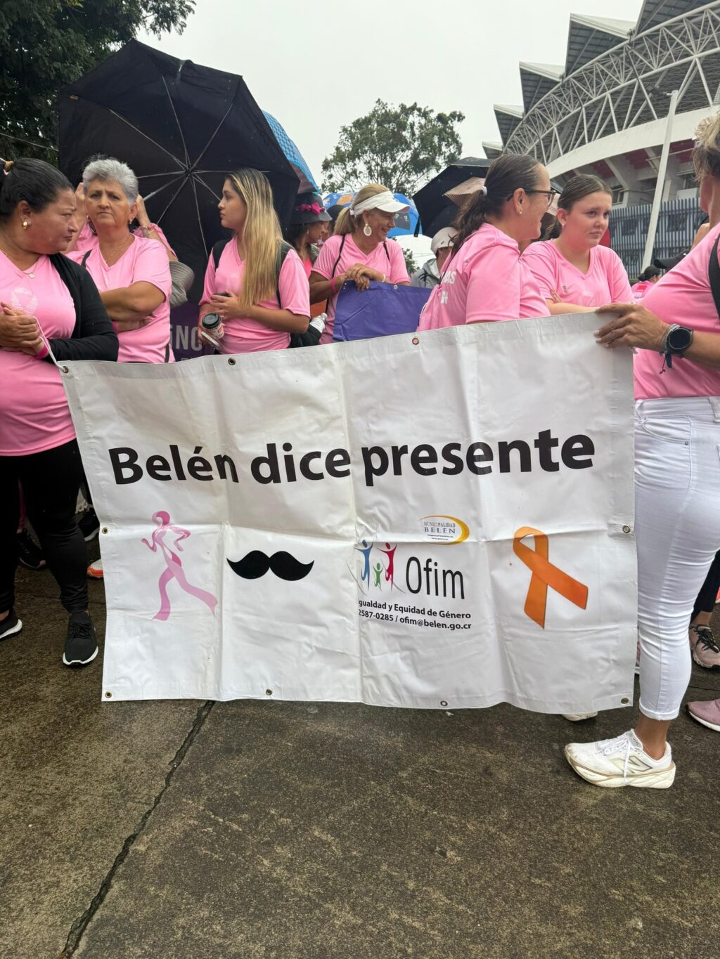 Participación de las Guerreras de Belén en la Caminata Avon 2025. Foto: Kathia Chaves.