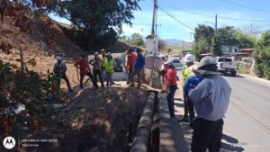 Inspección realizada por las instituciones al lugar donde se realizan las obras del alcantarillado pluvial de Barrio Fátima. Foto: Elias Carvajal.