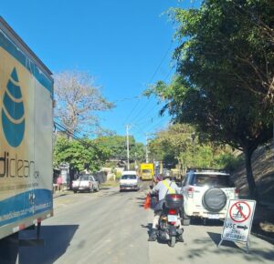 Según la agrupación política, los trabajos del sistema de aguas pluviales debieran desembocar en el Río Segundo, tal cual se previó en la garantía de cumplimiento del permiso de construcción otorgado. Foto: Asociación de Desarrollo de Barrio Fátima.