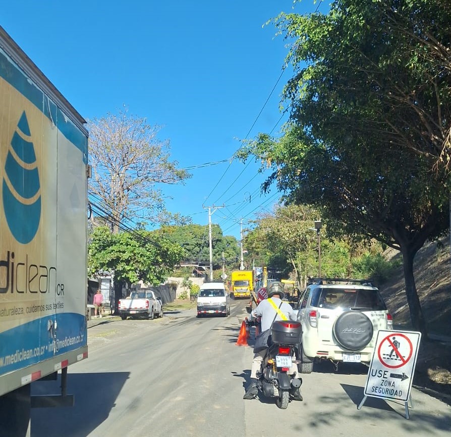 Según la agrupación política, los trabajos del sistema de aguas pluviales debieran desembocar en el Río Segundo, tal cual se previó en la garantía de cumplimiento del permiso de construcción otorgado. Foto: Asociación de Desarrollo de Barrio Fátima.