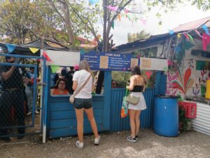 Belemitas de todas las edades llegaron a disfrutar de las comidas y actividades del turno. Foto: Luis Eduardo Sánchez Quesada.