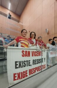Vecinas de barrio San Vicente se apersonan en la Asamblea Legislativa para mostrar apoyo.