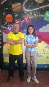 Jimena Ramírez Rodríguez, quien clasificó a las finales de Olimpiada de Química y Biología junto al profesor Carlos Soto Villalobos. Foto: Carlos Soto Villalobos.