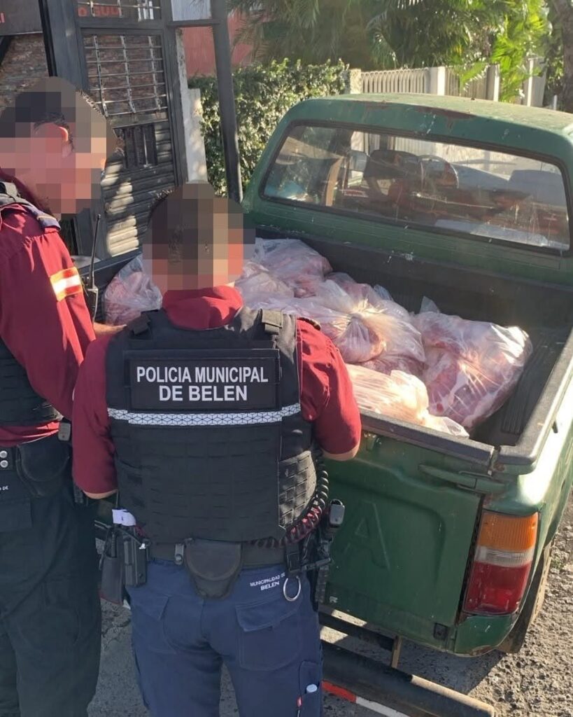 Policía Municipal realizó la detención y coordinó con el SENASA quien realizó el decomiso de la carne. Foto: Municipalidad de Belén.