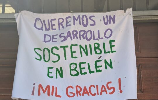 En 2025, la comunidad de Barrio Fátima se manifiestó y solicitó un desarrollo sostenible para el cantón. Foto: Asociación de Desarrollo de Barrio Fátima.