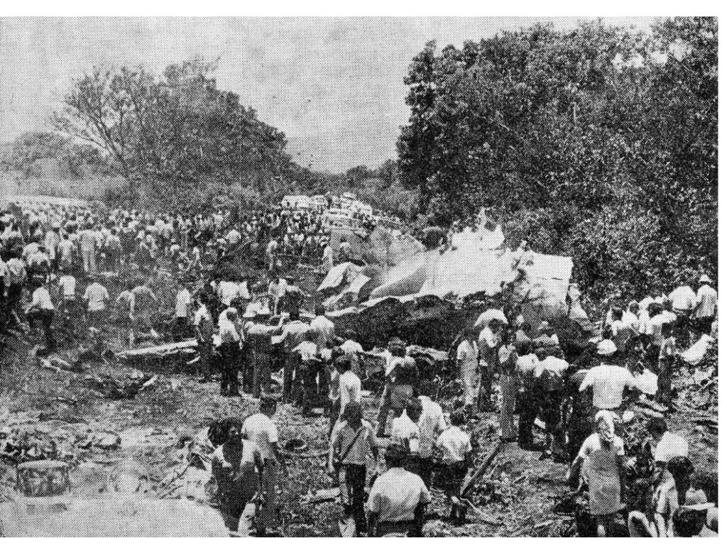 Fotografía del accidente aéreo en la RIbera de Belén en 1977.