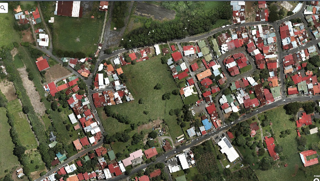 Vista aérea del terreno donde se pretende construir el desarrollo inmobiliario en La Ribera. Imagen: Google Earth.